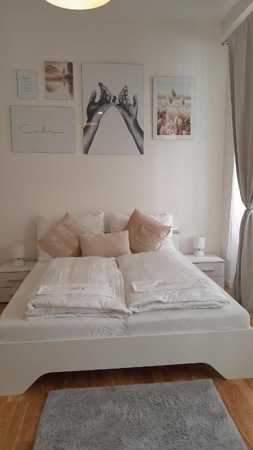 New Apartments Chain Florenc Prague Exterior photo